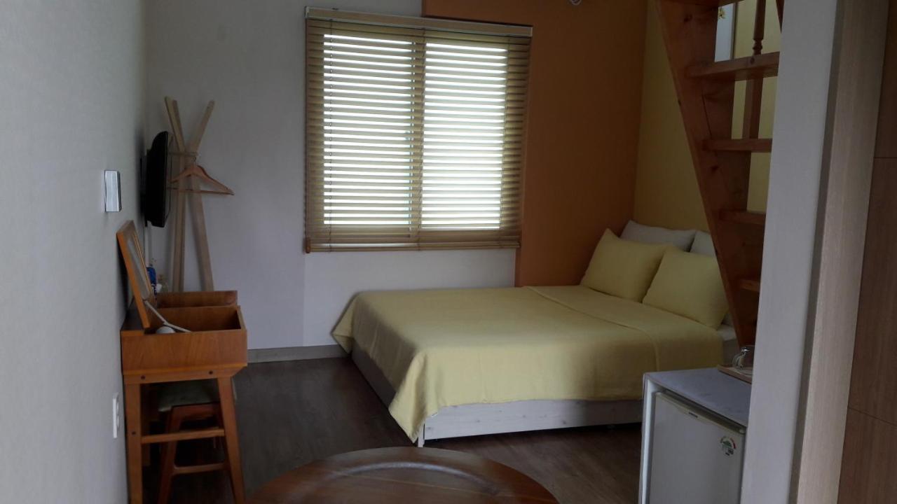 Moon Forest Guesthouse Чеджудо Экстерьер фото