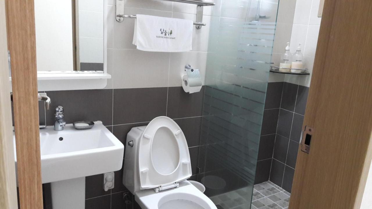 Moon Forest Guesthouse Чеджудо Экстерьер фото