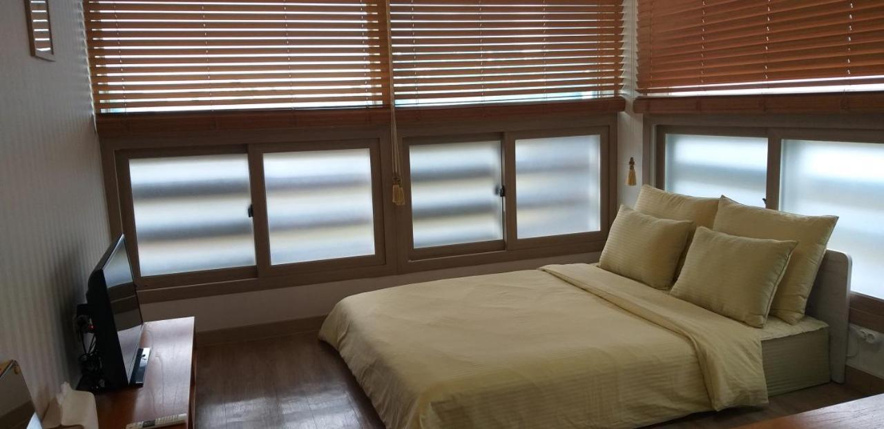 Moon Forest Guesthouse Чеджудо Экстерьер фото