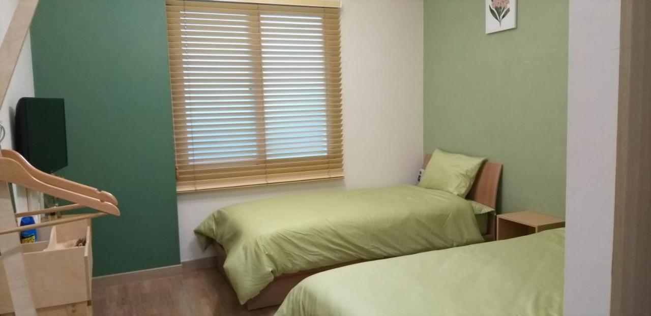 Moon Forest Guesthouse Чеджудо Экстерьер фото