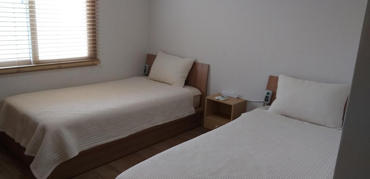 Moon Forest Guesthouse Чеджудо Экстерьер фото