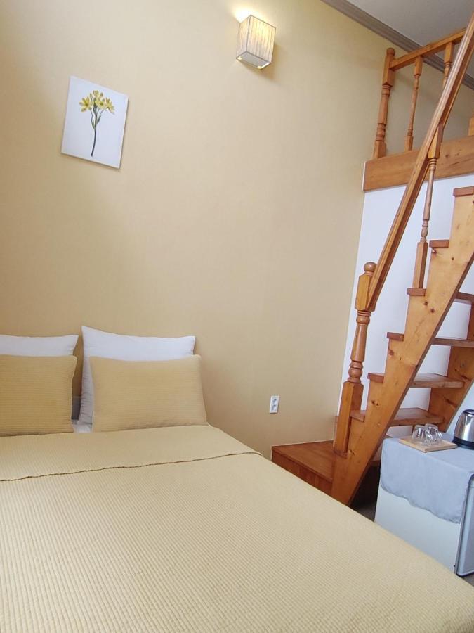 Moon Forest Guesthouse Чеджудо Экстерьер фото