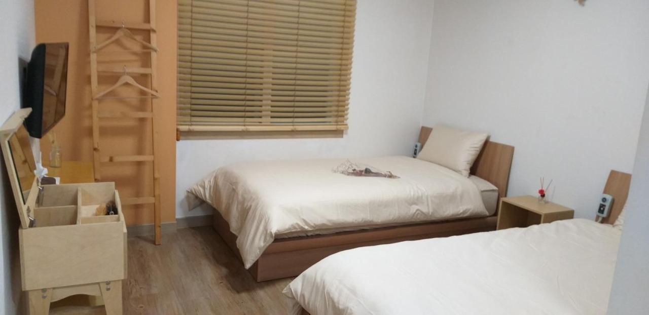 Moon Forest Guesthouse Чеджудо Экстерьер фото