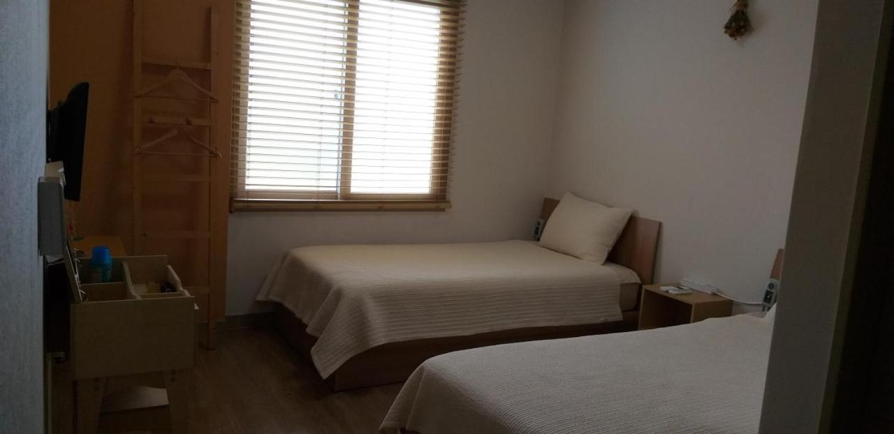 Moon Forest Guesthouse Чеджудо Экстерьер фото