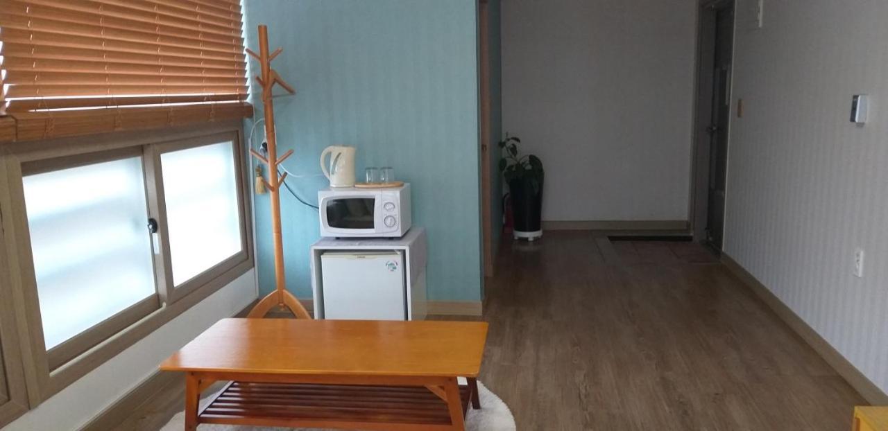 Moon Forest Guesthouse Чеджудо Экстерьер фото